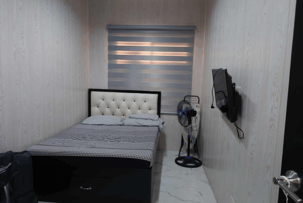 Contemporary House Maids Room in Tabun Mabalacat