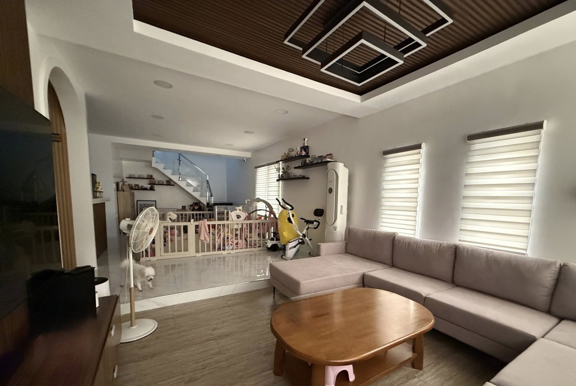 Modern 2 Story 4 Home Angeles City Living Room