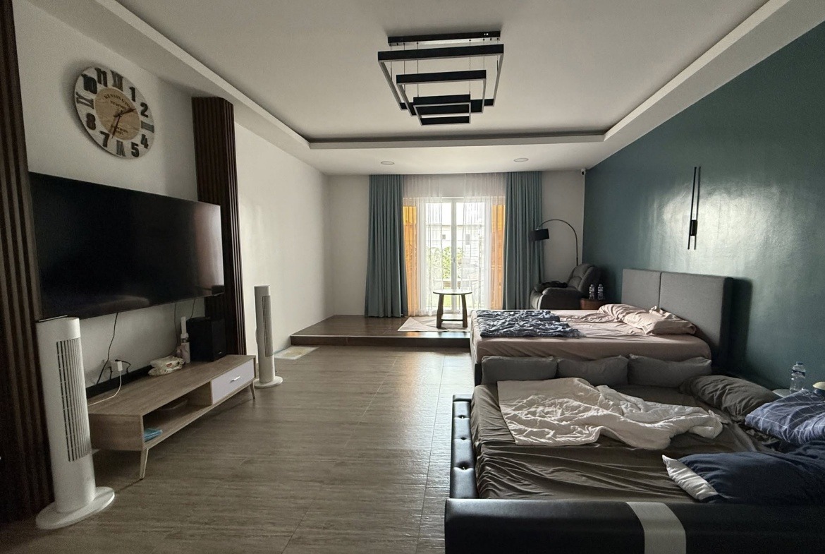 Modern 2 Story 4 Bedroom Home Angeles City