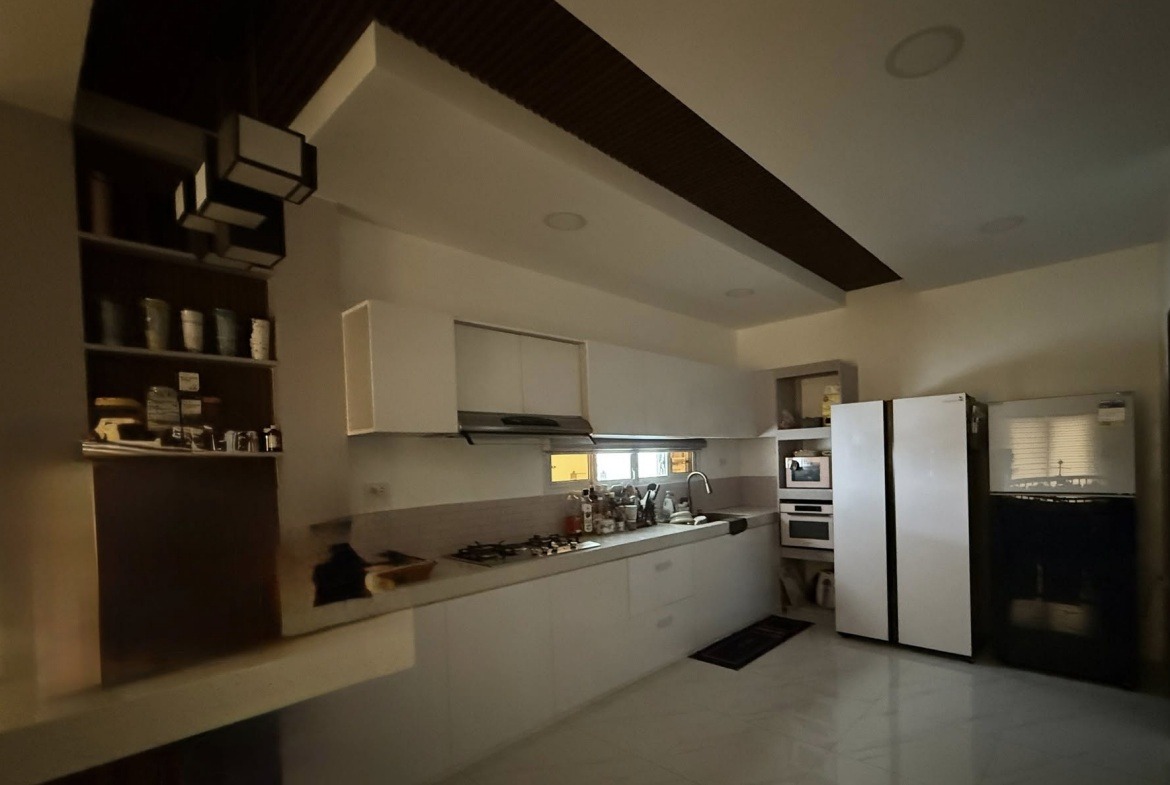 Modern 2 Story 4 Bedroom Home Angles CIty Kitchen