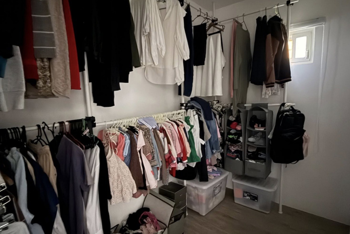 Modern 2 Story 4 Bedroom Home Angeles Walk In Closet