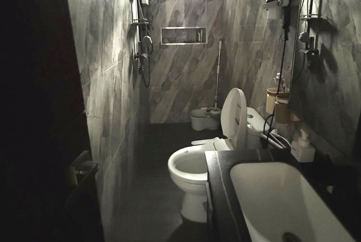 Modern 2 Story 4 Home Angeles City Bathroom